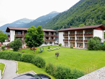Das Hotel Silvretta von Aussen im Sommer