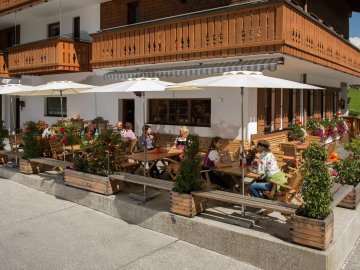Gastgarten im Lecher Sommer im Alphorn in Zug