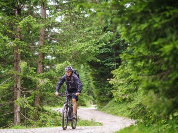 sonnenbalkon-tour-e-bike-vorarlberg-tourismus-dietmar-denger-1.jpg