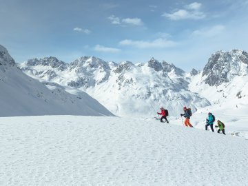 Winterwandern-Silvretta-Bielerhöhe-Montafon-Tourismus-GmbH-Stefan-Kothner-01.jpg