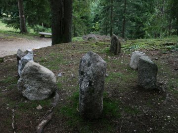 Kraftplätze Steinsetzungen am Kristberg im Silbertal