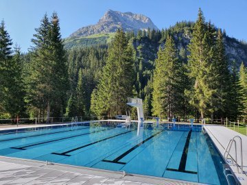 Waldschwimmbad in Lech am Arlberg