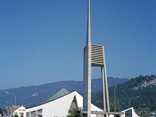 Kirche-St.-Kolumban-C-Helmut-Klapper-Vorarlberger-Landesbibliothek-1024x1018.jpg