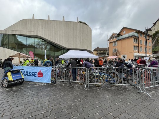 2024 Fahrradbasar_am_Leonhardsplatz__c__Stadt_Feldkirch.jpeg